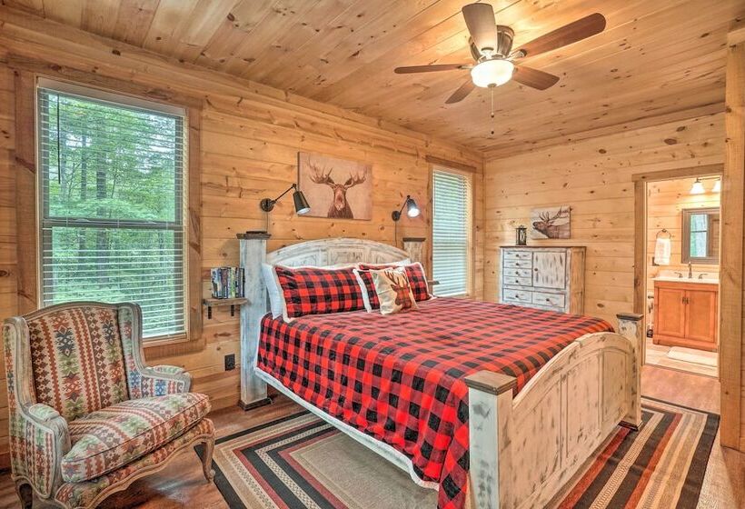 Peaceful Cabin On 3 Private Acres: Deck & Fire Pit
