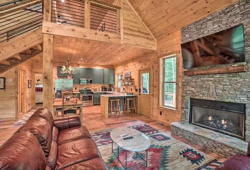 Peaceful Cabin On 3 Private Acres: Deck & Fire Pit