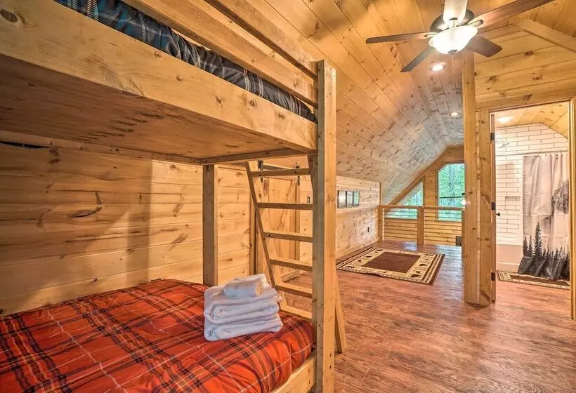Peaceful Cabin On 3 Private Acres: Deck & Fire Pit
