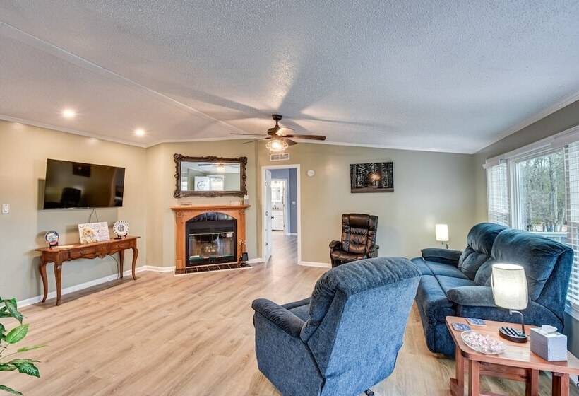 Peaceful Six Mile Vacation Home W/ Fire Pit