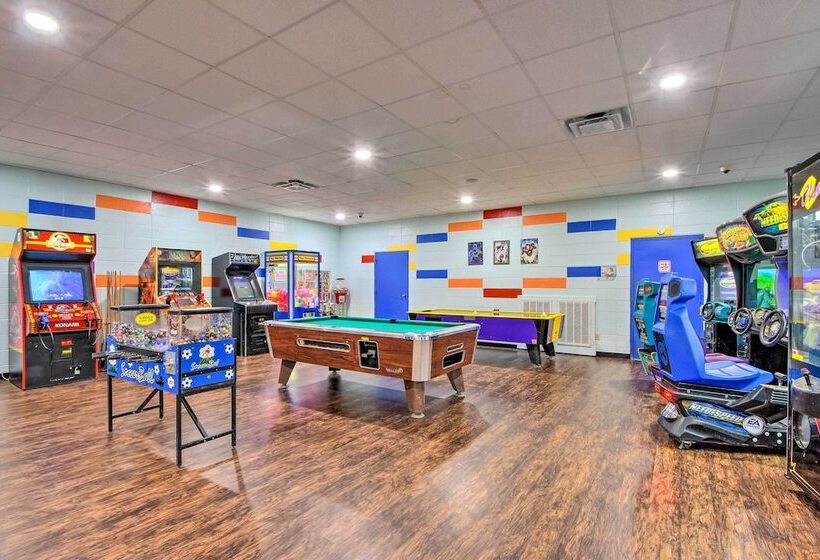 Pet Friendly Ellijay Home W/ Hot Tub + Game Room!