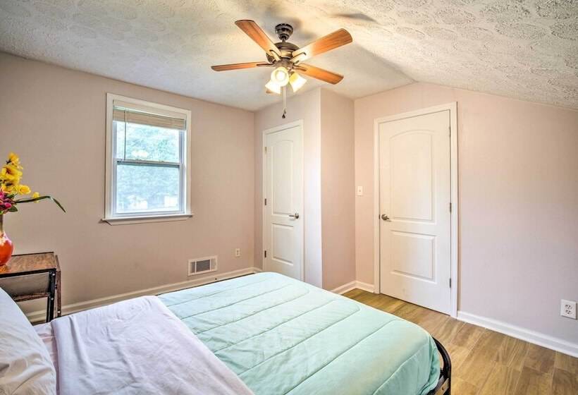 Picturesque Kennesaw Home W/ Private Backyard