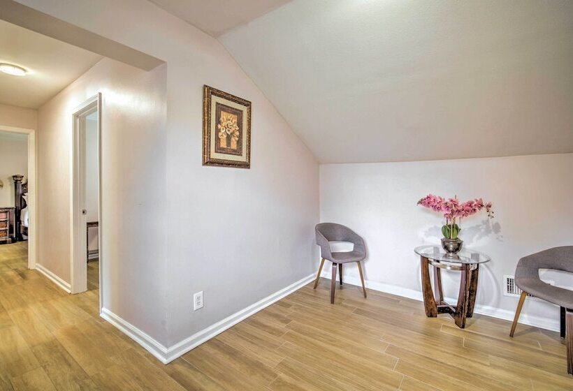 Picturesque Kennesaw Home W/ Private Backyard