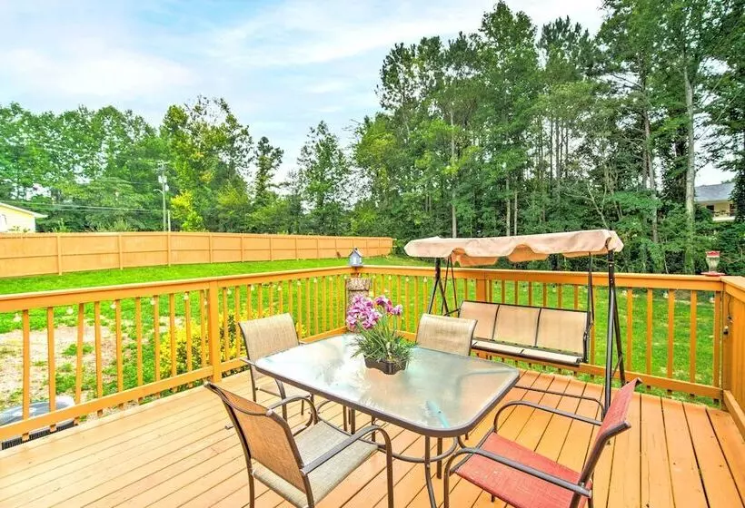 Picturesque Kennesaw Home W/ Private Backyard