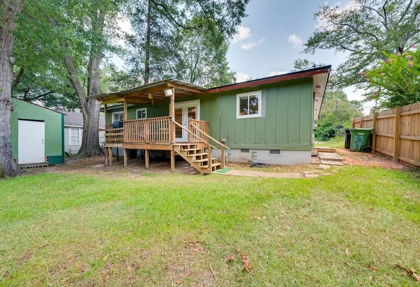 Quiet Columbus Home W/ Private Deck & Grill!