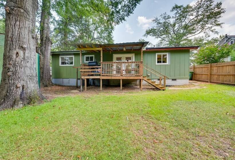 Quiet Columbus Home W/ Private Deck & Grill!