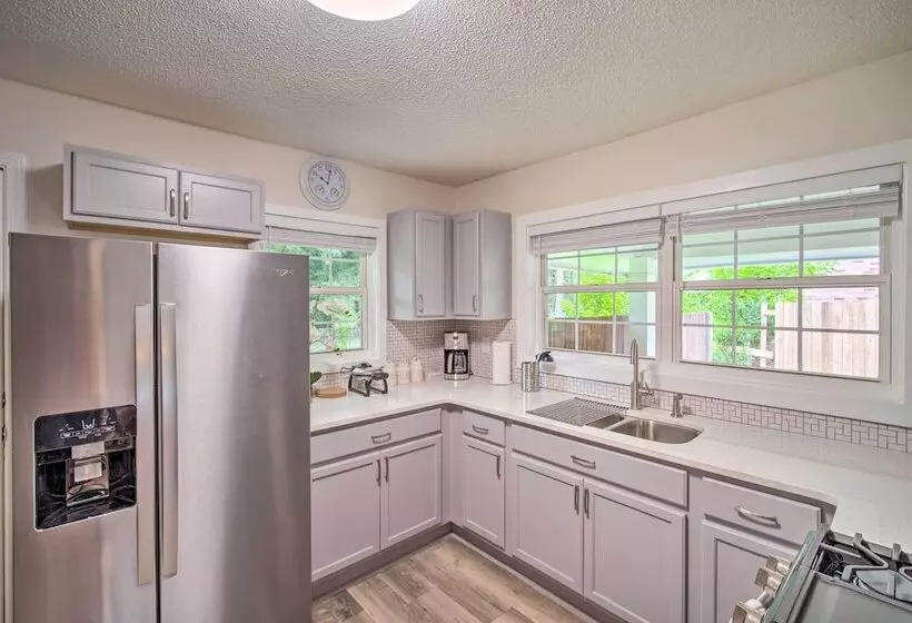 Renovated Family Home ~ 18 Mi To Dwtn Atlanta