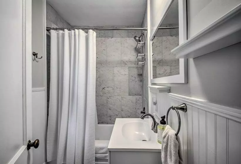 Renovated Lynchburg House ~ 2 Mi To Downtown!