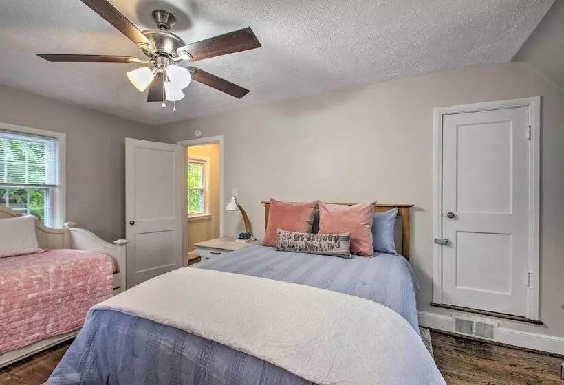 Renovated Lynchburg House ~ 2 Mi To Downtown!