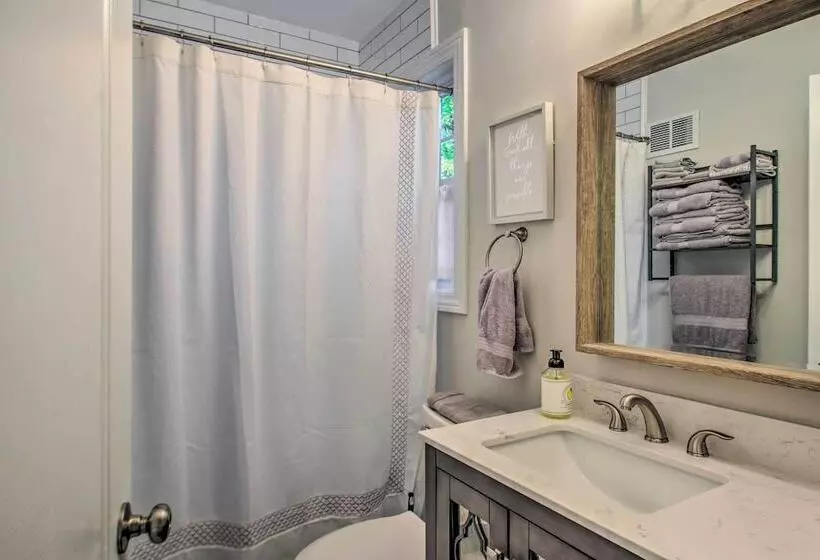 Renovated Lynchburg House ~ 2 Mi To Downtown!