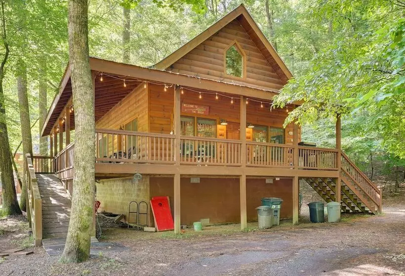 Riverfront Ellijay Cabin W/ Deck + Pool Access!