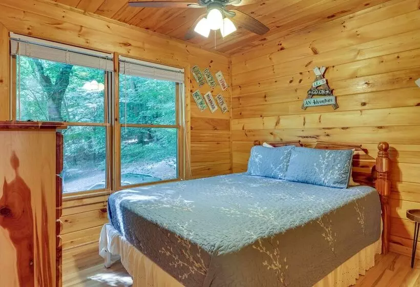 Riverfront Ellijay Cabin W/ Deck + Pool Access!