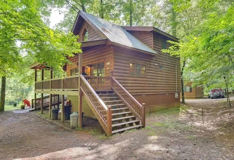 Riverfront Ellijay Cabin W/ Deck + Pool Access!