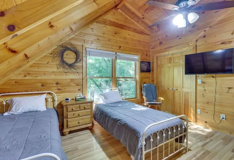 Riverfront Ellijay Cabin W/ Deck + Pool Access!