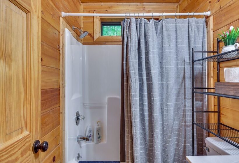 Riverfront Ellijay Cabin W/ Deck + Pool Access!