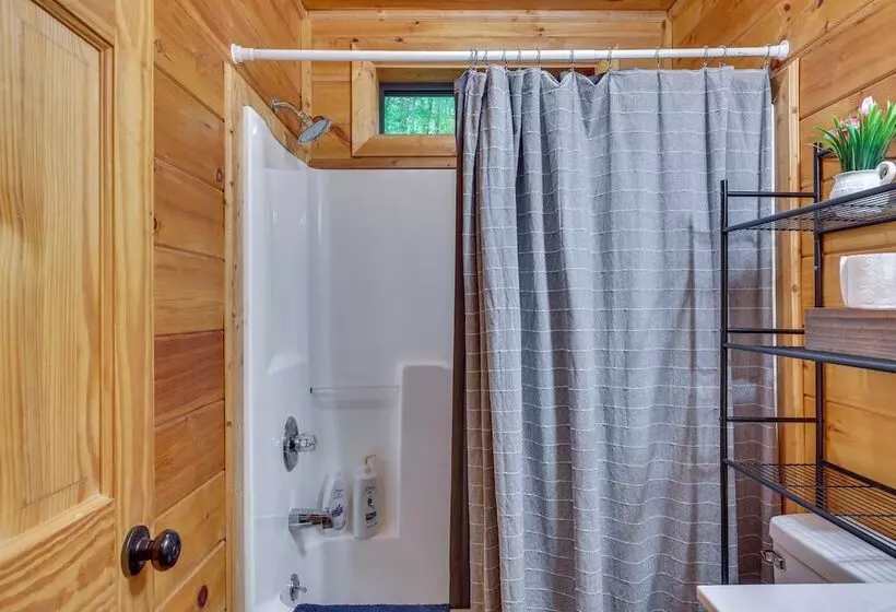 Riverfront Ellijay Cabin W/ Deck + Pool Access!