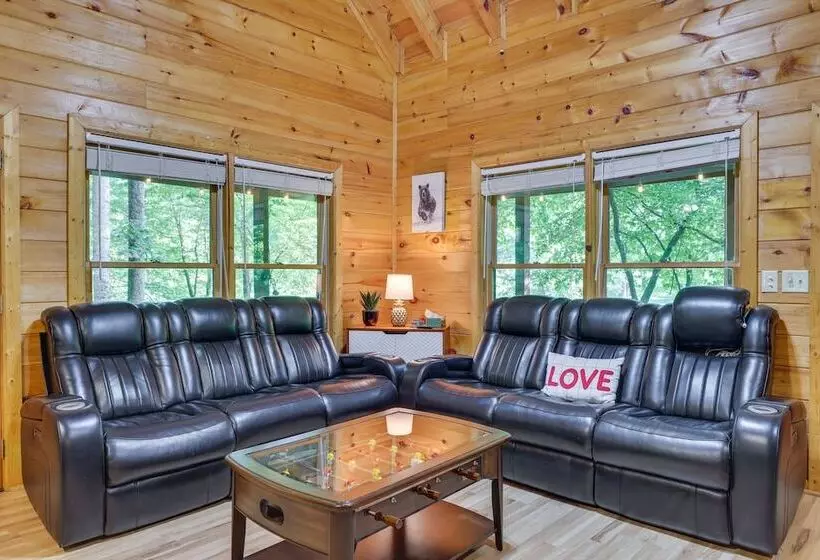 Riverfront Ellijay Cabin W/ Deck + Pool Access!