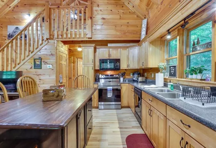 Riverfront Ellijay Cabin W/ Deck + Pool Access!