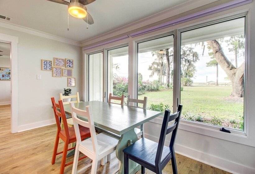 Riverfront Richmond Hill Home W/ Private Pool