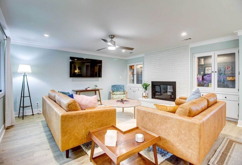 Riverfront Richmond Hill Home W/ Private Pool