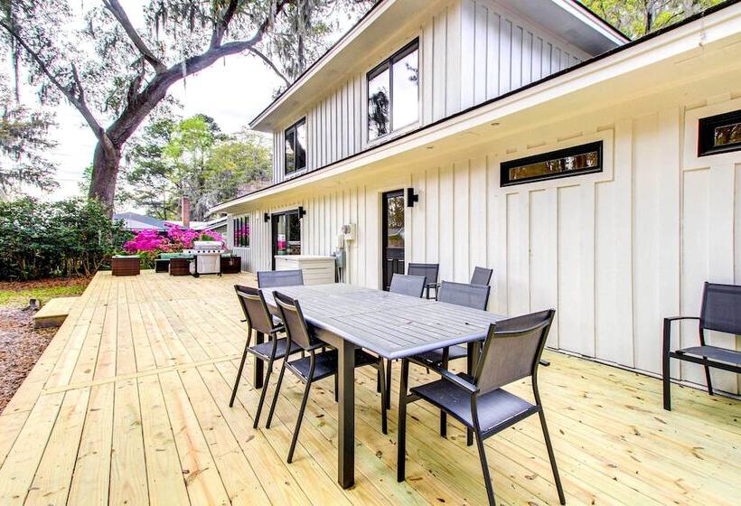 Riverfront Richmond Hill Home W/ Private Pool