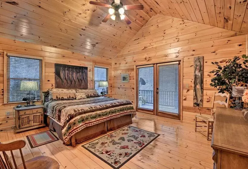 Riverside Ellijay Cabin W/ Hot Tub & Game Room