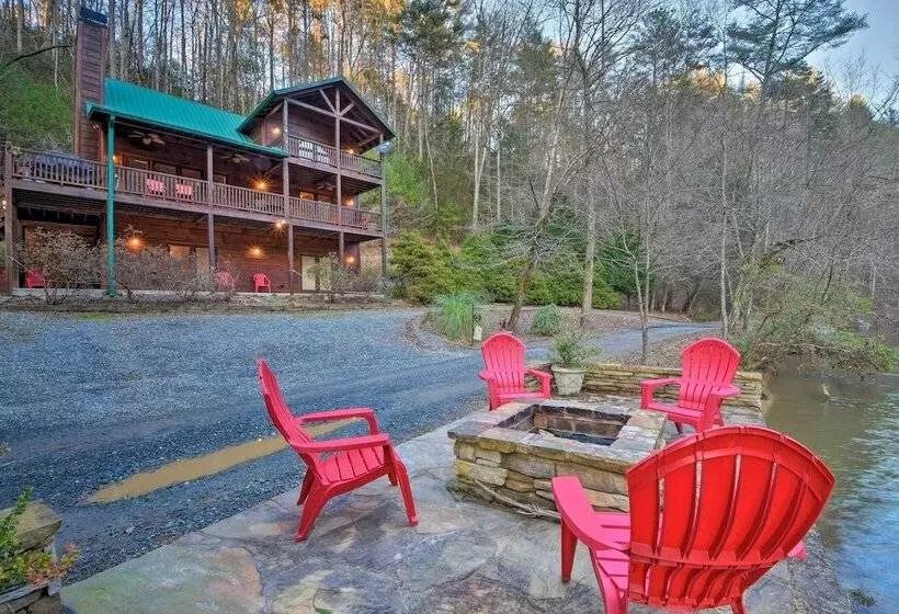 Riverside Ellijay Cabin W/ Hot Tub & Game Room