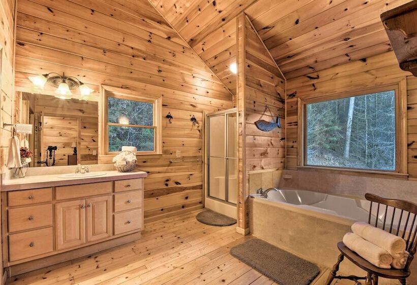 Riverside Ellijay Cabin W/ Hot Tub & Game Room