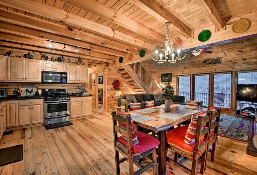 Riverside Ellijay Cabin W/ Hot Tub & Game Room