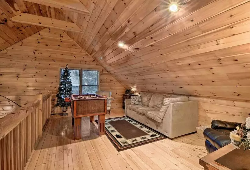 Riverside Ellijay Cabin W/ Hot Tub & Game Room
