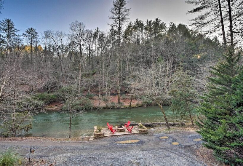 Riverside Ellijay Cabin W/ Hot Tub & Game Room