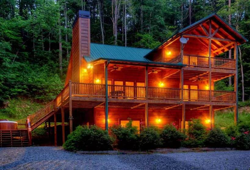 Riverside Ellijay Cabin W/ Hot Tub & Game Room