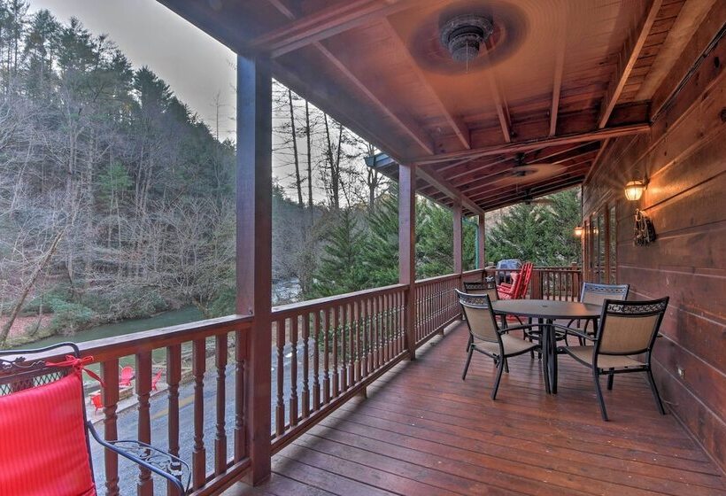 Riverside Ellijay Cabin W/ Hot Tub & Game Room