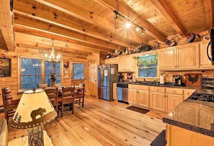 Riverside Ellijay Cabin W/ Hot Tub & Game Room