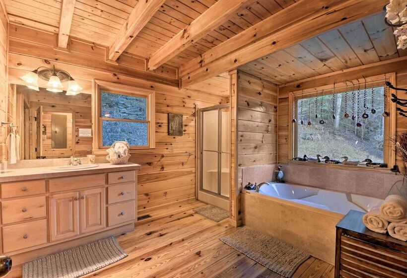 Riverside Ellijay Cabin W/ Hot Tub & Game Room