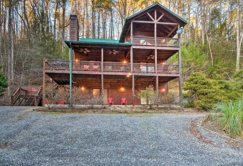 Riverside Ellijay Cabin W/ Hot Tub & Game Room