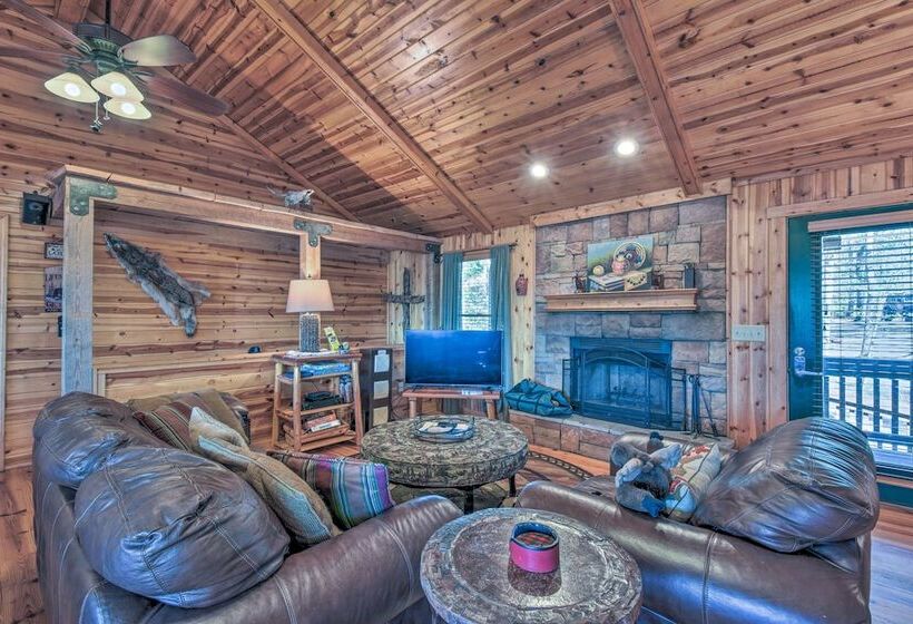 Rustic Cabin W/ Hot Tub: 2 Mi To Unicoi State Park