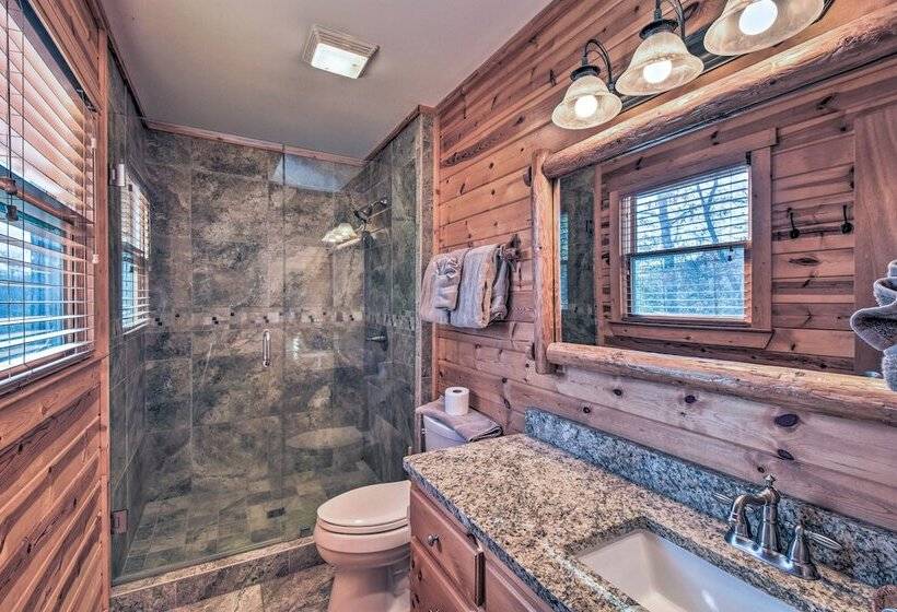 Rustic Cabin W/ Hot Tub: 2 Mi To Unicoi State Park