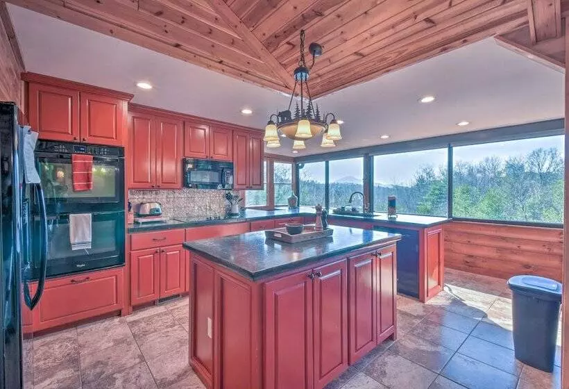 Rustic Cabin W/ Hot Tub: 2 Mi To Unicoi State Park