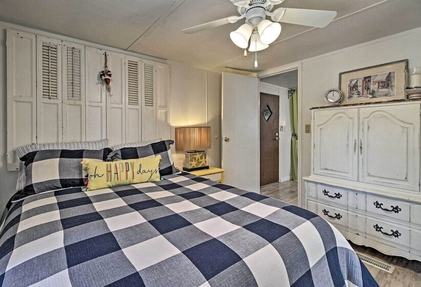 Rustic Midway Retreat W/ Deck & Creek Access!