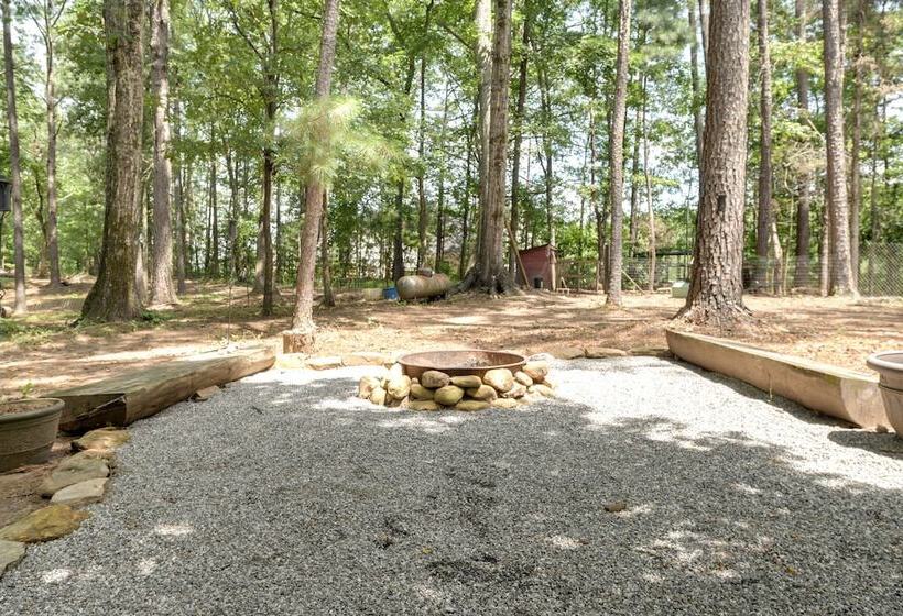 Secluded Hamilton Cabin Retreat W/ Private Lake!