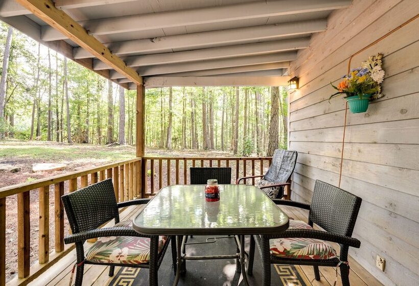 Secluded Hamilton Cabin Retreat W/ Private Lake!