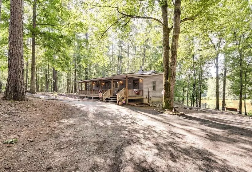 Secluded Hamilton Cabin Retreat W/ Private Lake!