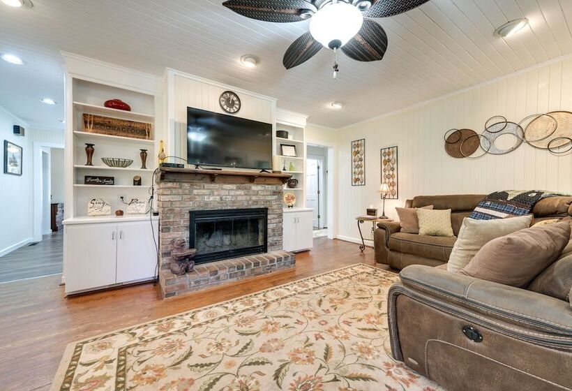 Secluded Hamilton Cabin Retreat W/ Private Lake!