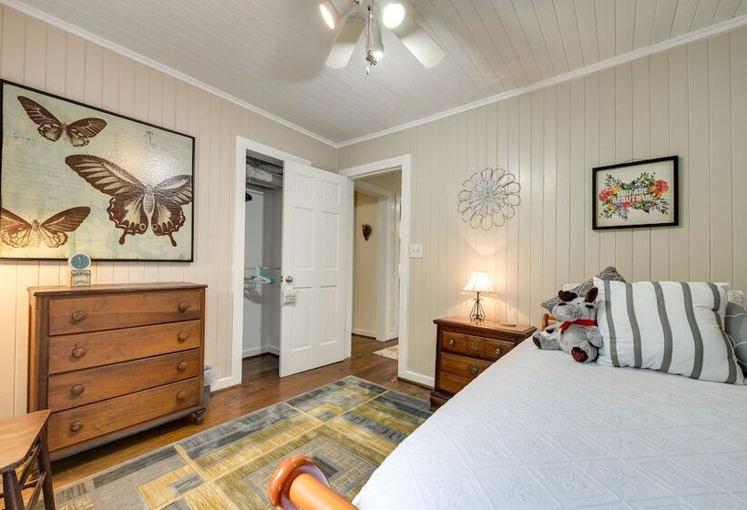 Secluded Hamilton Cabin Retreat W/ Private Lake!