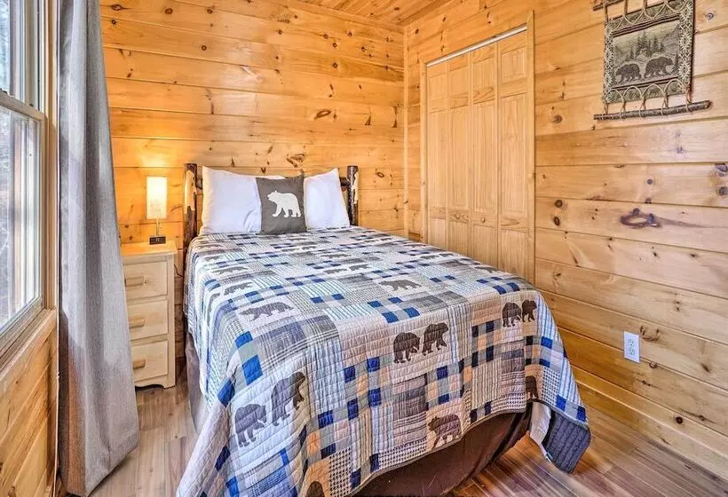 Serenity Cabin  W/ Furnished Deck