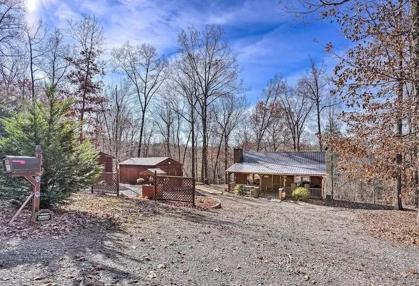 Serenity Cabin  W/ Furnished Deck