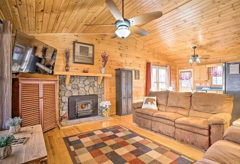 Serenity Cabin  W/ Furnished Deck