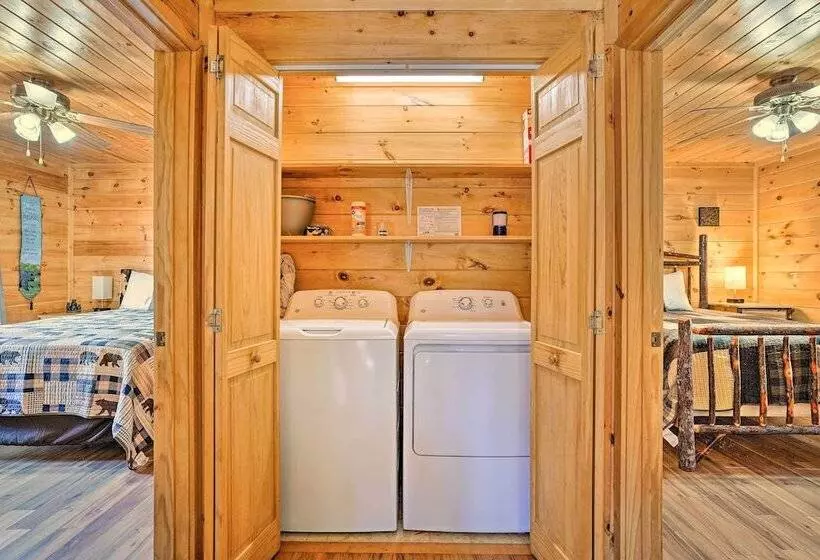 Serenity Cabin  W/ Furnished Deck