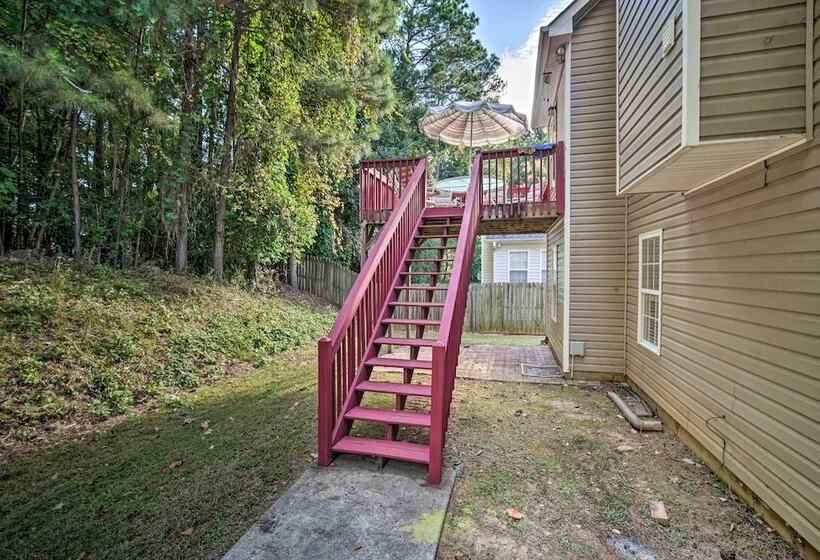 Spacious Acworth Home W/ Deck ~ 1 Mi To Lake
